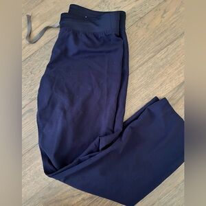 Women’s cargo scrub pants